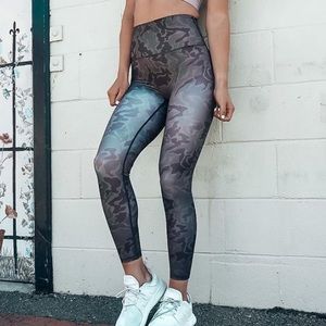 KEFI High Waisted Camo Scrunch Leggings